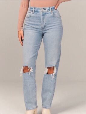Abercrombie & Fitch Light Wash Ultra High-Rise ‘90s Straight Jeans